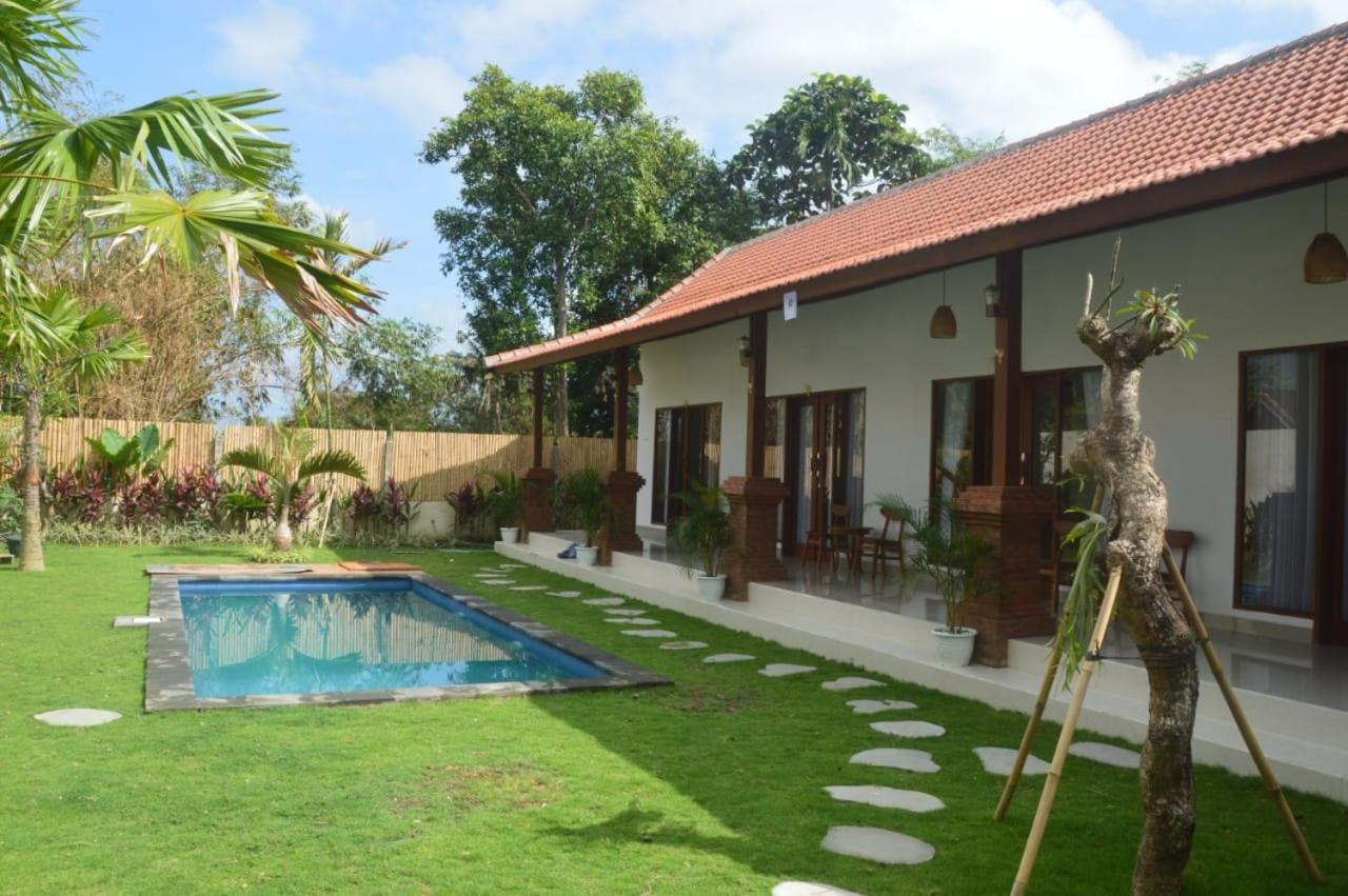 Wiryaroja Guest House Canggu Kültér fotó