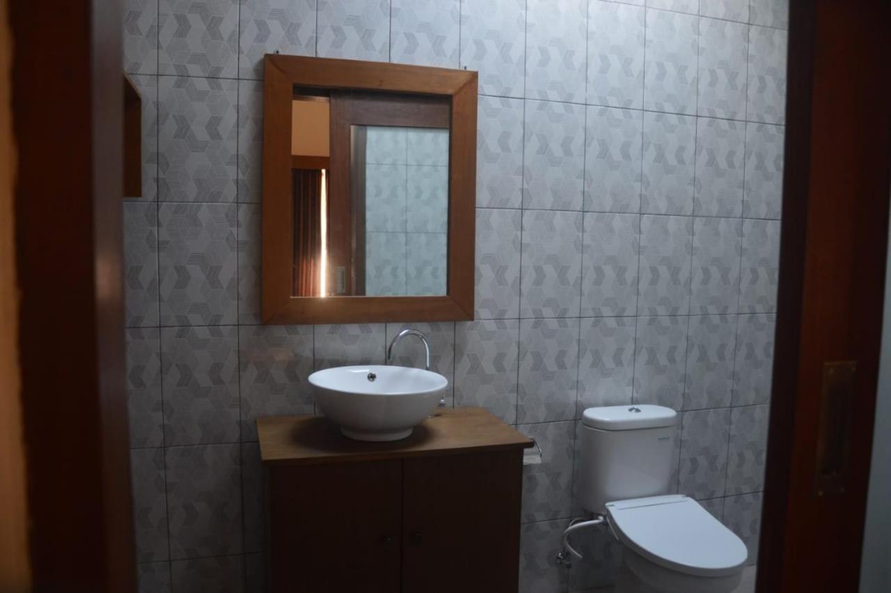 Wiryaroja Guest House Canggu Kültér fotó