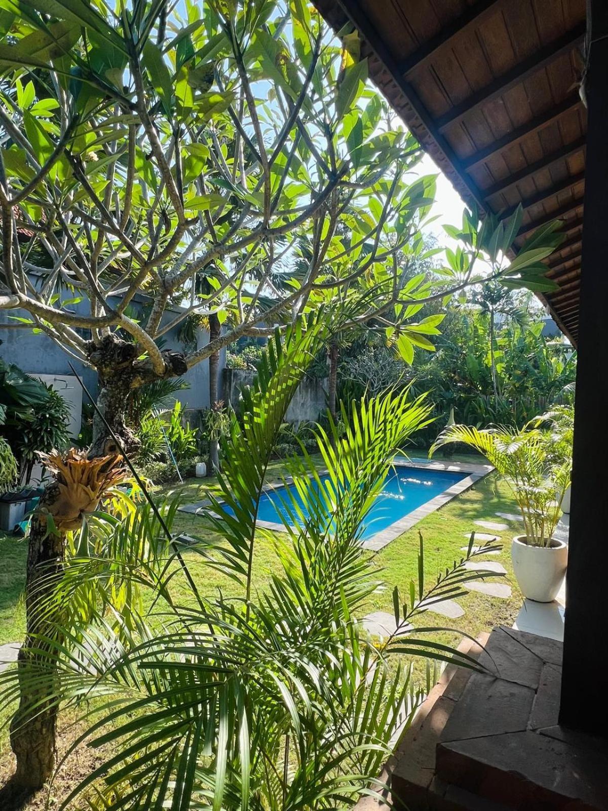 Wiryaroja Guest House Canggu Kültér fotó