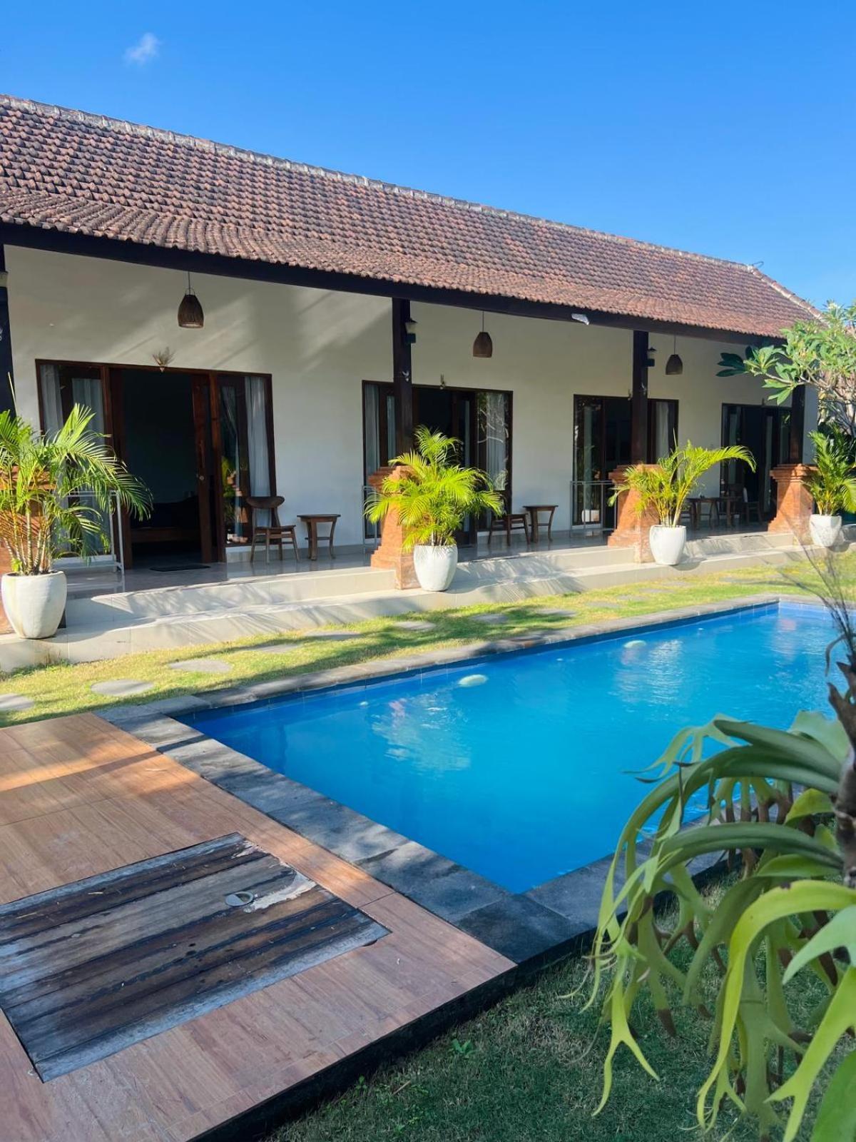 Wiryaroja Guest House Canggu Kültér fotó