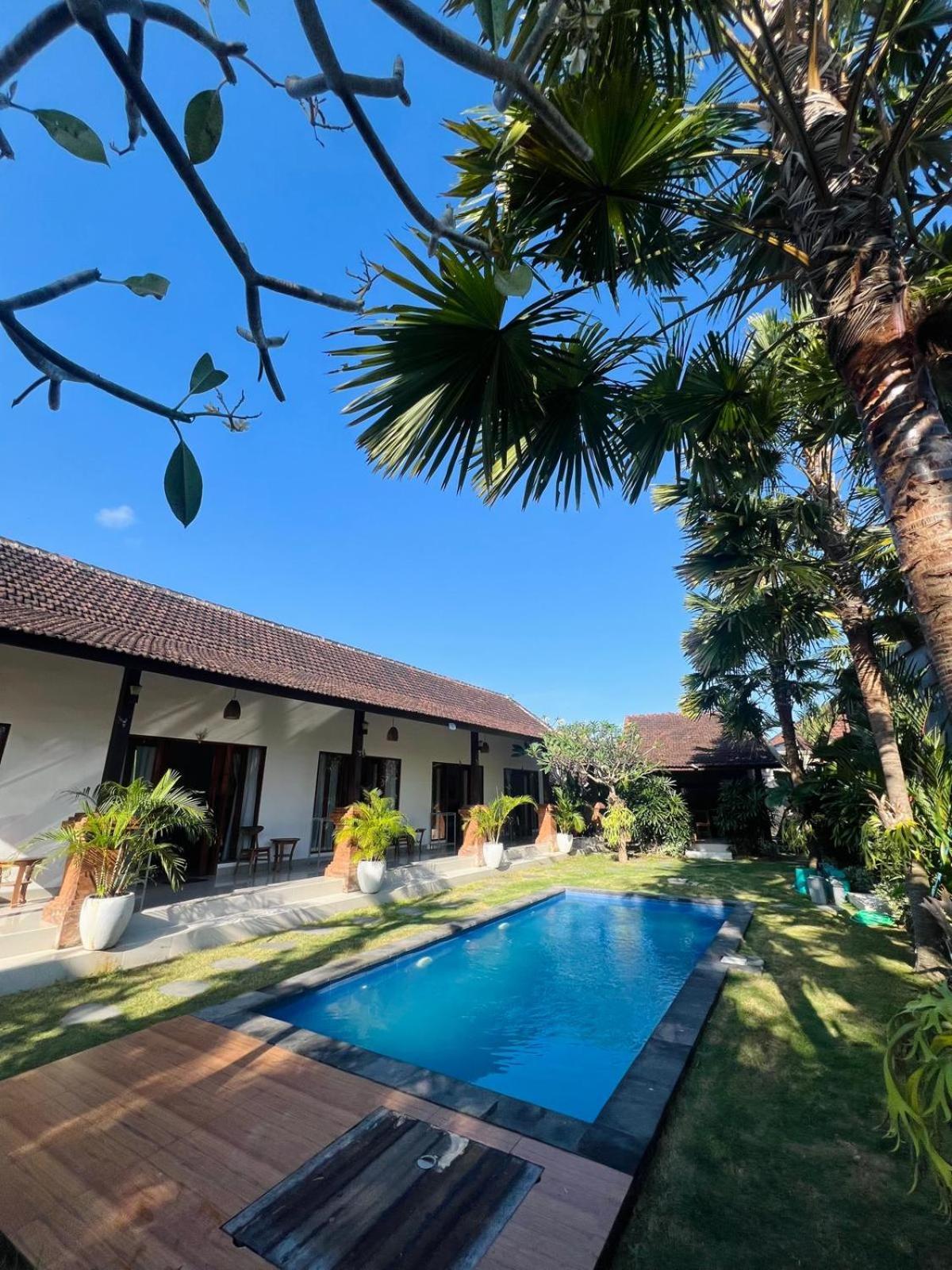 Wiryaroja Guest House Canggu Kültér fotó