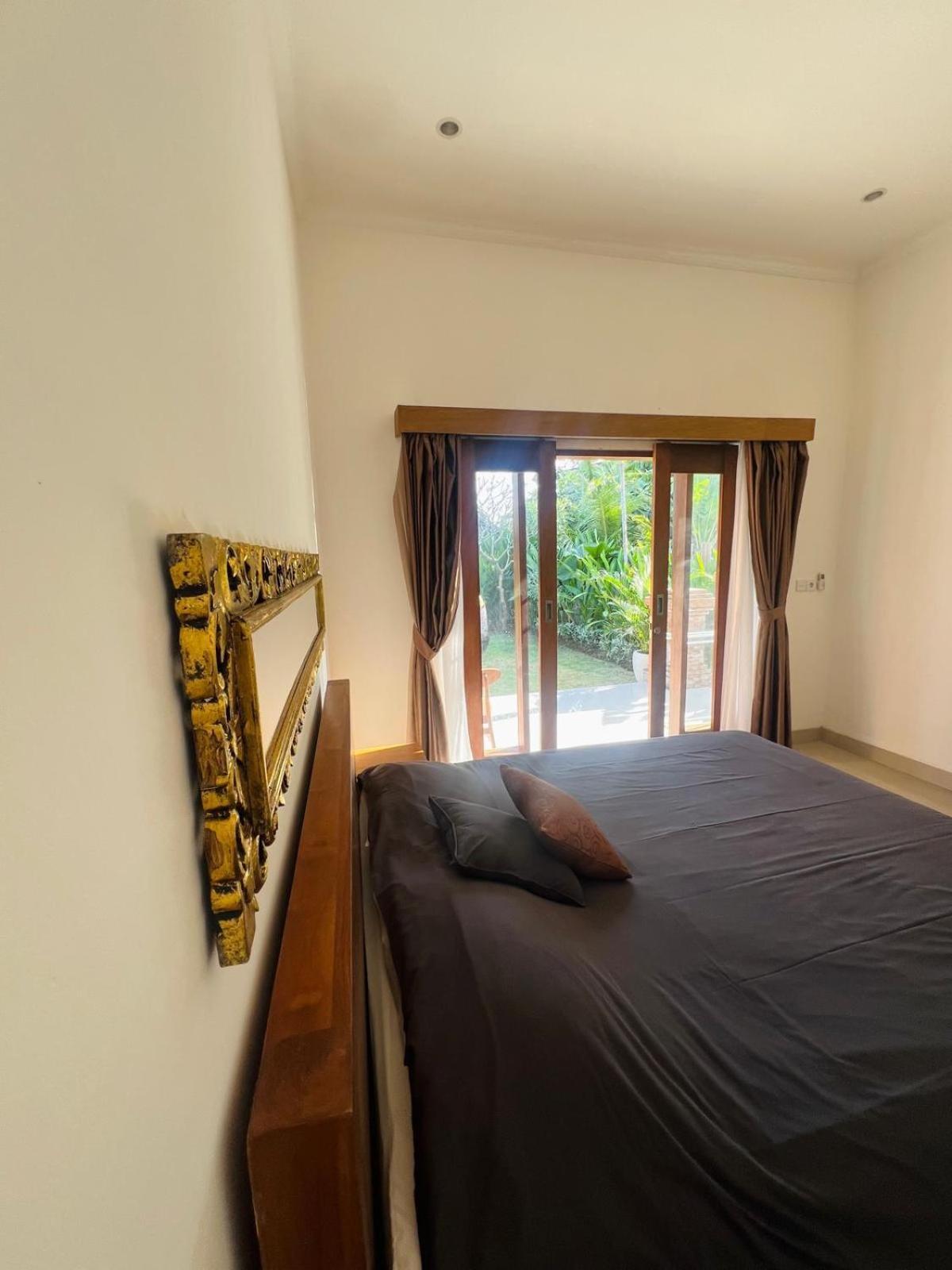 Wiryaroja Guest House Canggu Kültér fotó