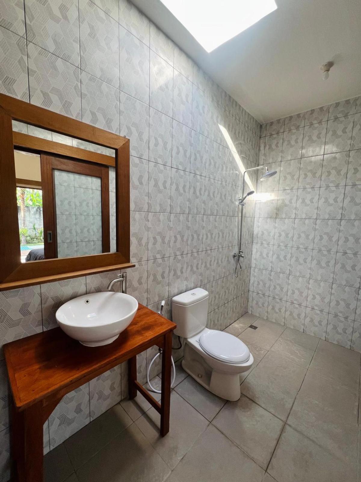 Wiryaroja Guest House Canggu Kültér fotó