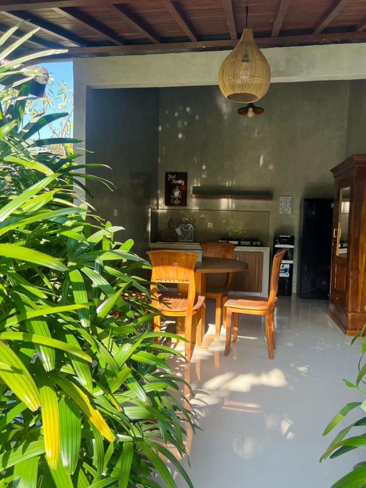 Wiryaroja Guest House Canggu Kültér fotó